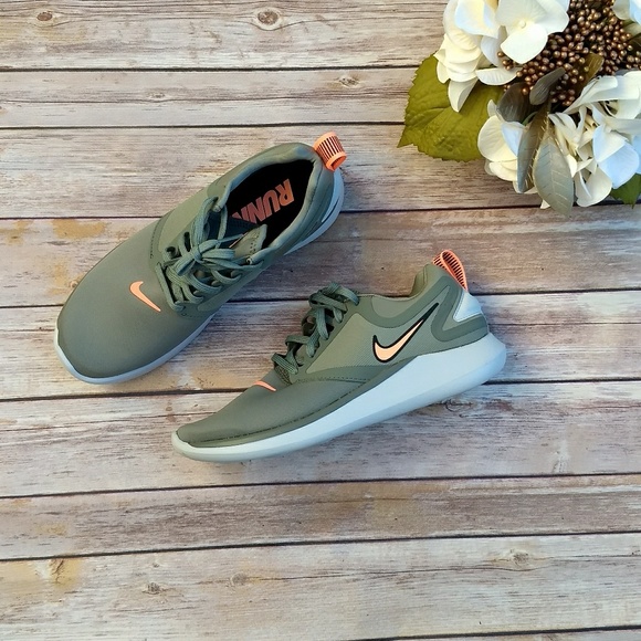 Nike Shoes - Nike running sneakers